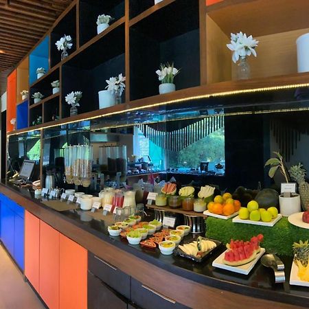 Golden Tulip City Centre Гургаон Екстериор снимка
