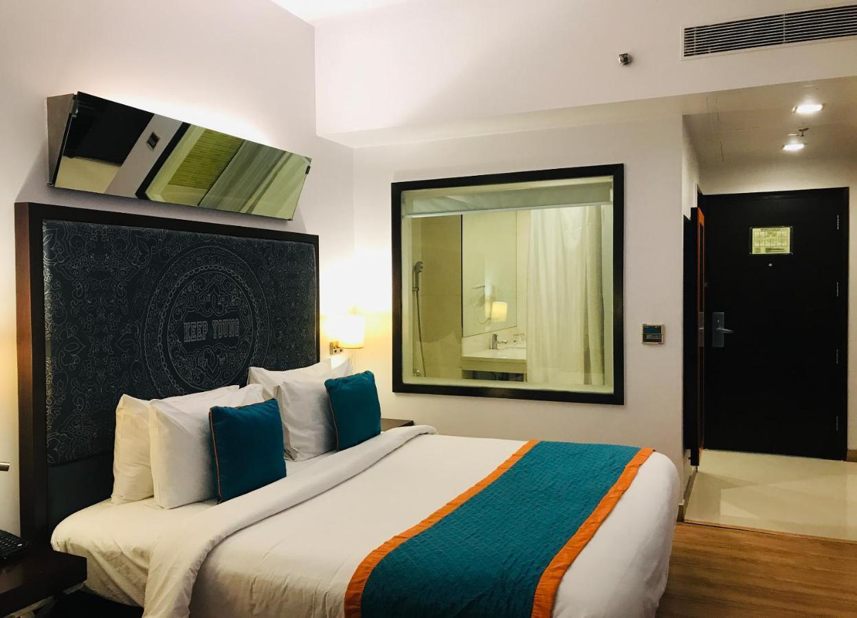 Golden Tulip City Centre Гургаон Екстериор снимка