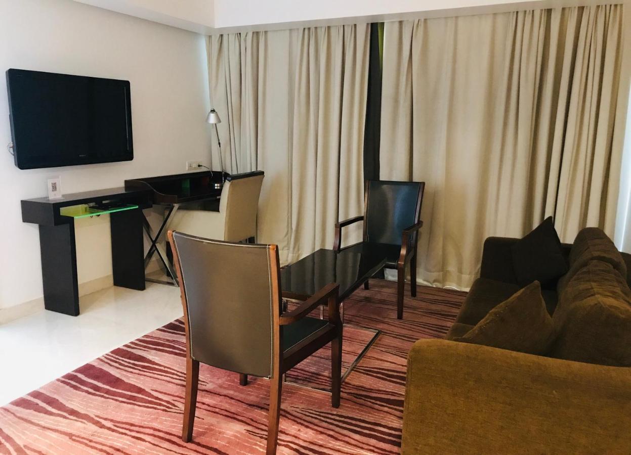 Golden Tulip City Centre Гургаон Екстериор снимка