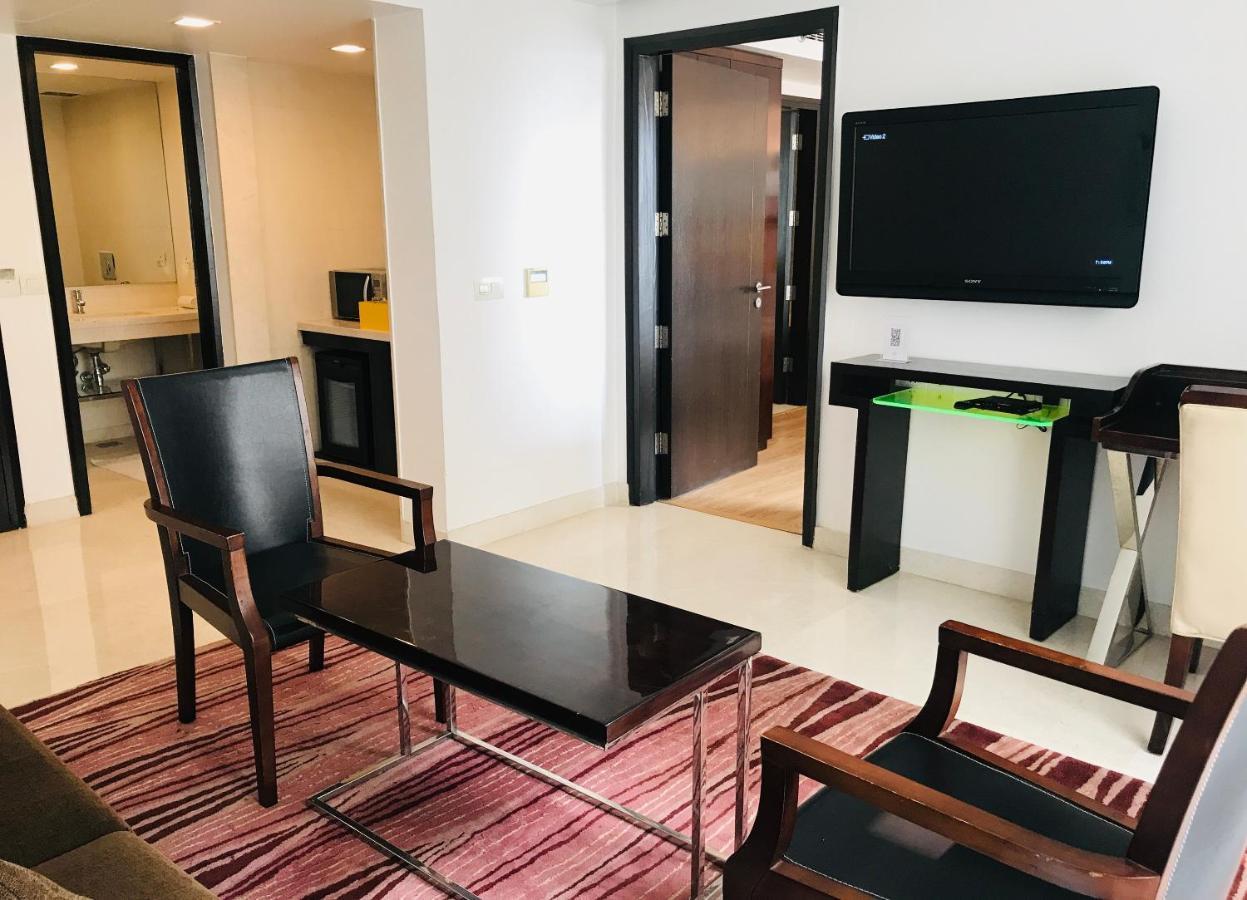 Golden Tulip City Centre Гургаон Екстериор снимка