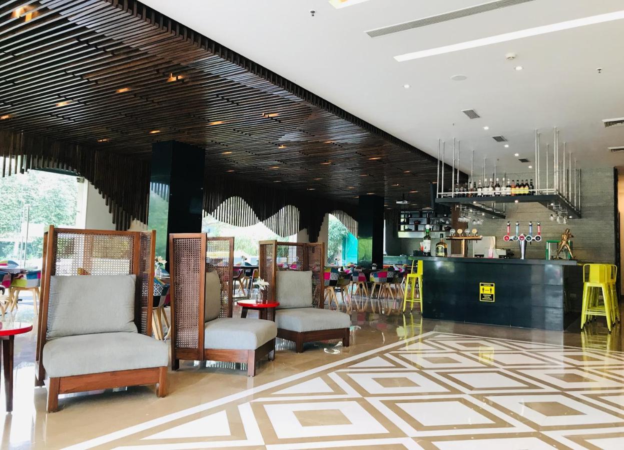 Golden Tulip City Centre Гургаон Екстериор снимка