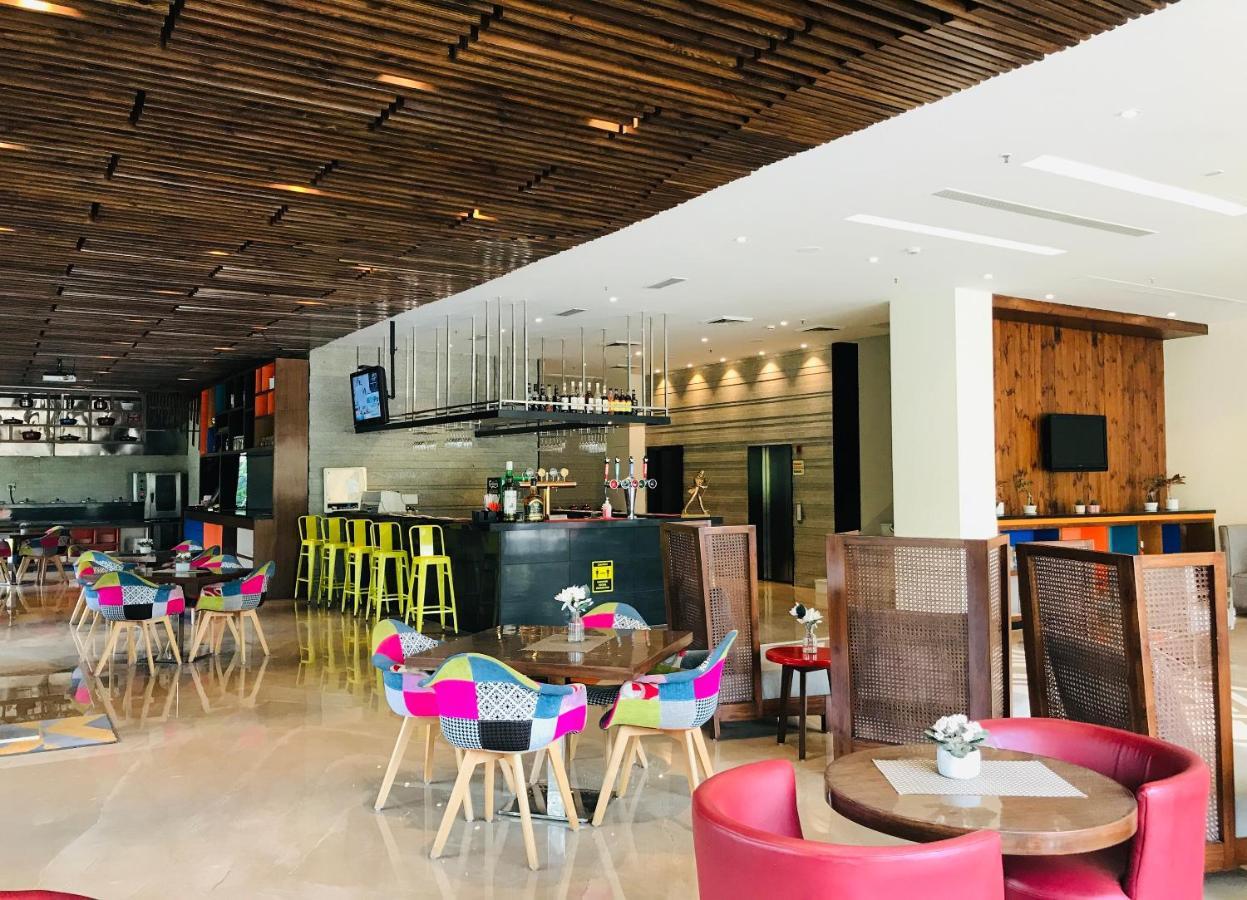 Golden Tulip City Centre Гургаон Екстериор снимка