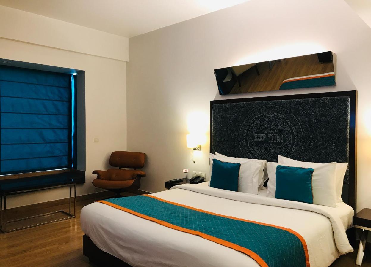 Golden Tulip City Centre Гургаон Екстериор снимка