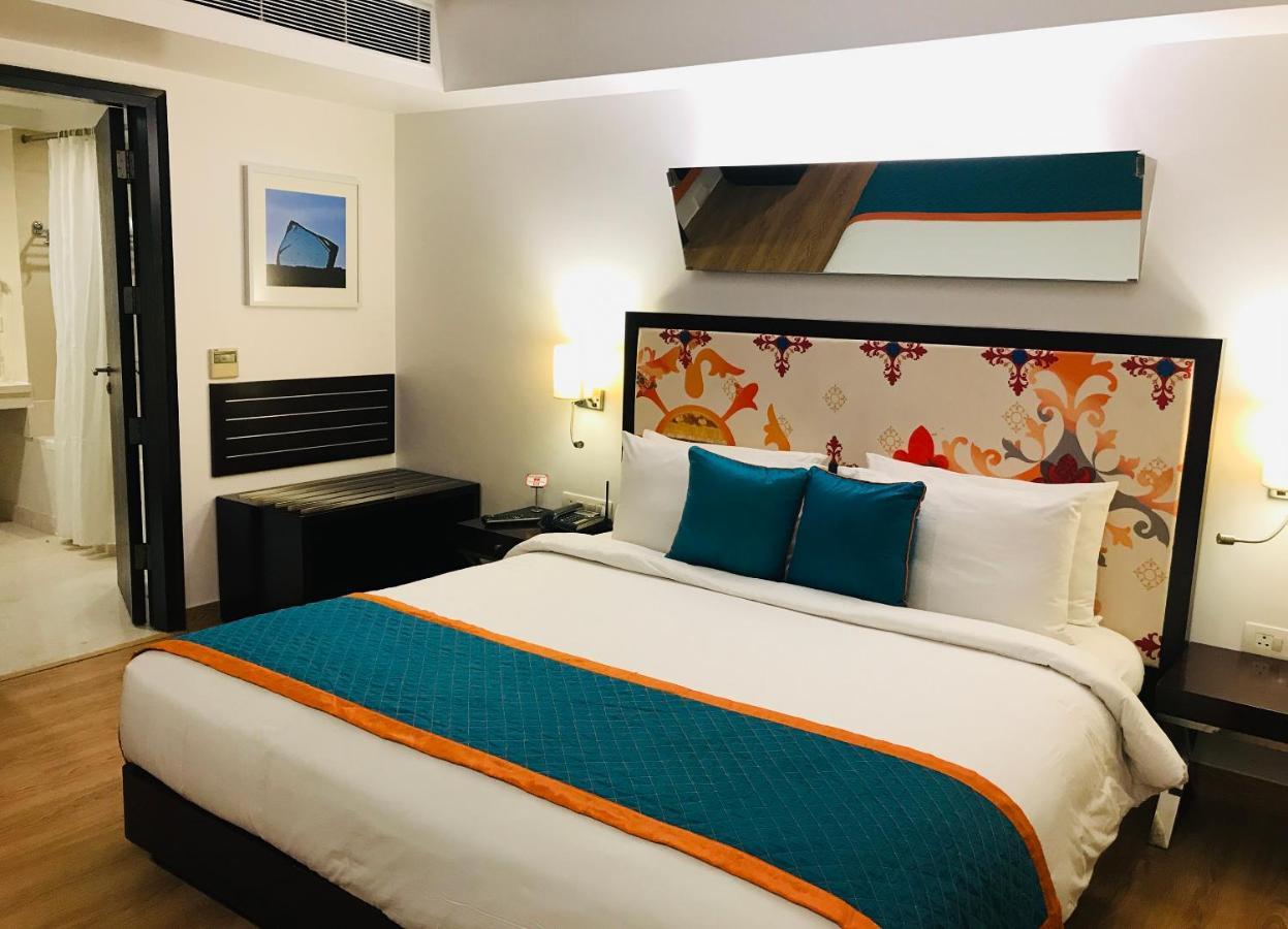 Golden Tulip City Centre Гургаон Екстериор снимка