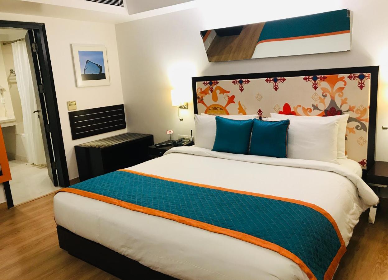 Golden Tulip City Centre Гургаон Екстериор снимка