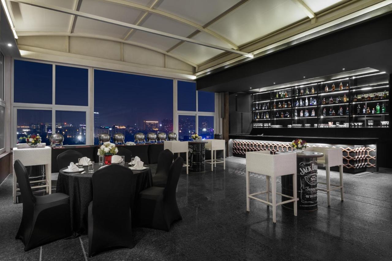 Golden Tulip City Centre Гургаон Екстериор снимка
